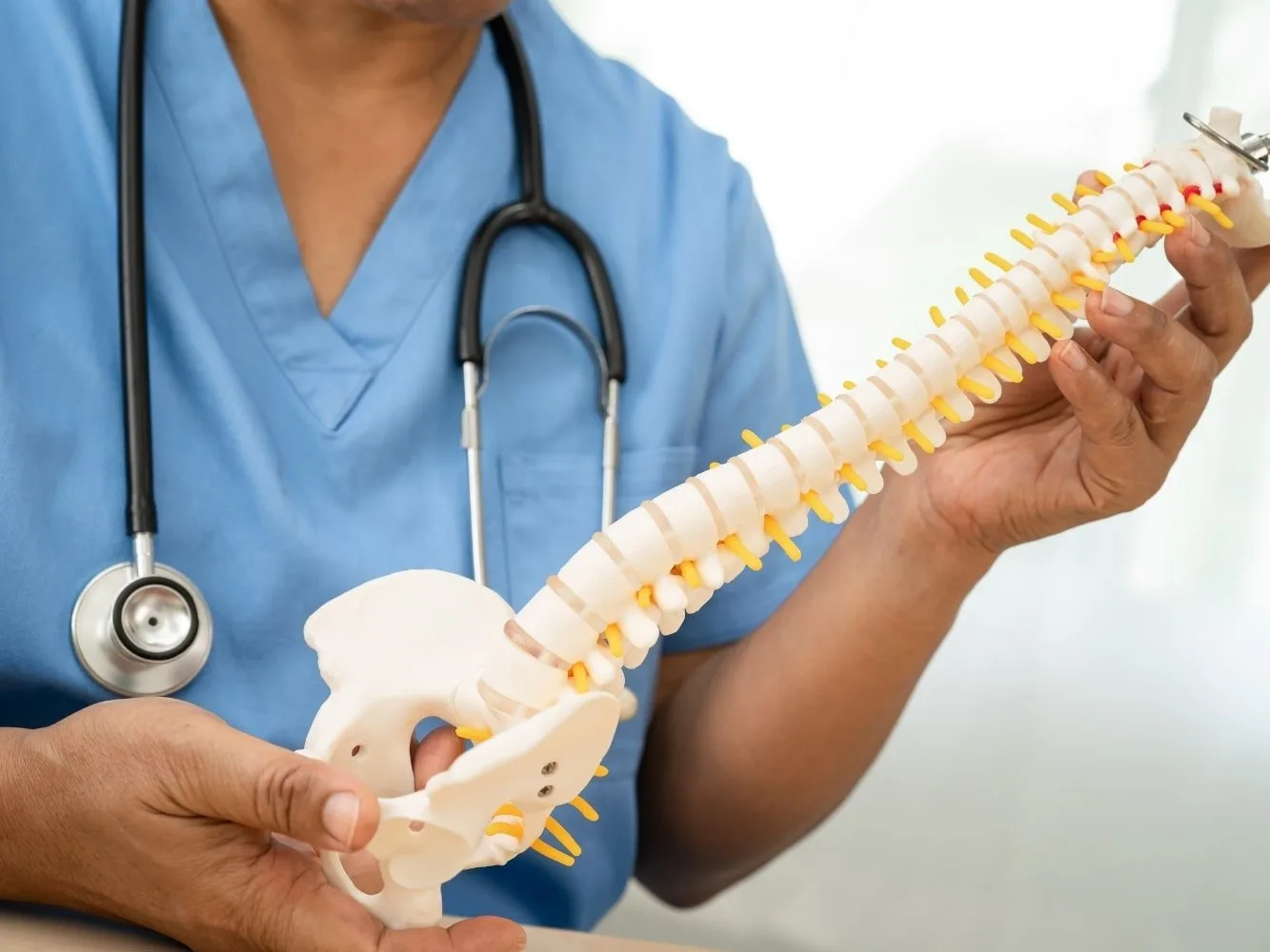 dokter die stenose uitlegt
