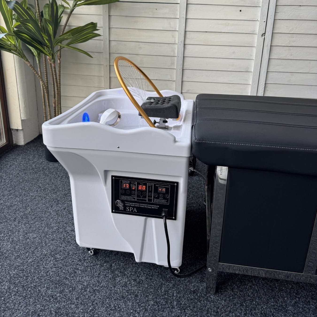 Mobiele head spa behandeling in beauty salon