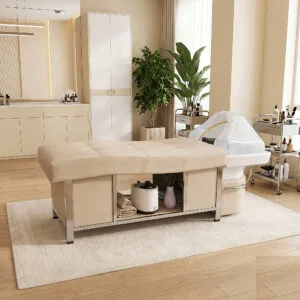 Japanse Headspa Pro behandelbed in beige in een warm ingerichte spa-ruimte, vooraanzicht
