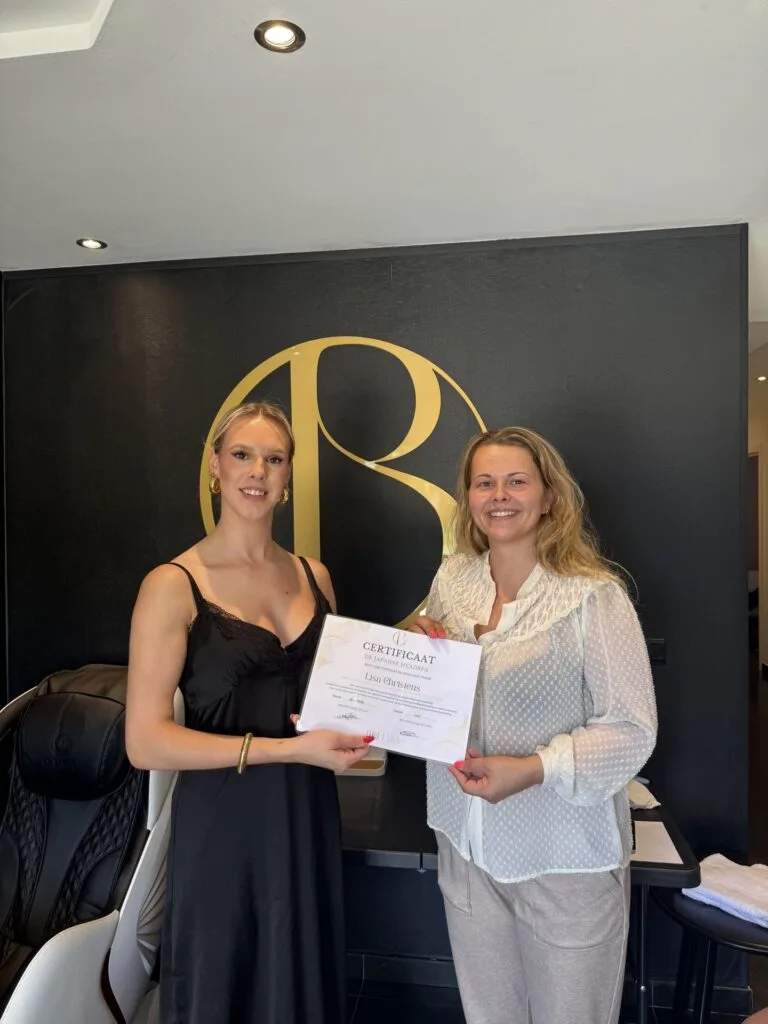 Certificado de Formación de Head Spa MediRelaxa